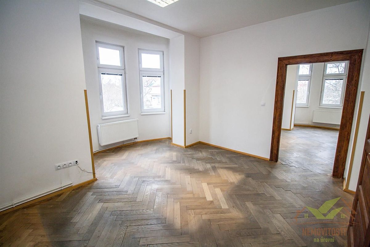 Pronájem kanceláře 60 m² – fotografie 2