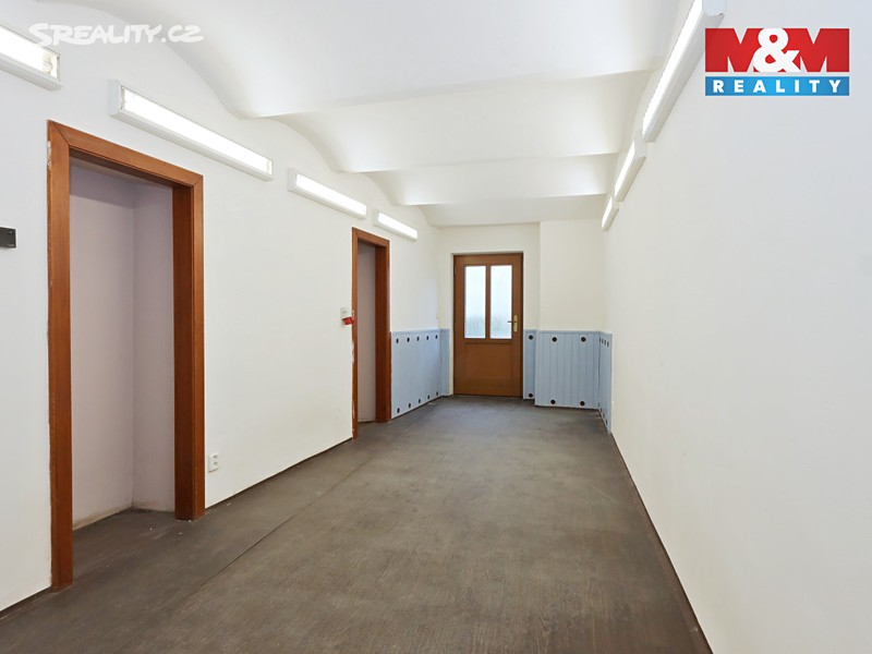 Pronájem obchodního prostoru 25 m² – pohled 2
