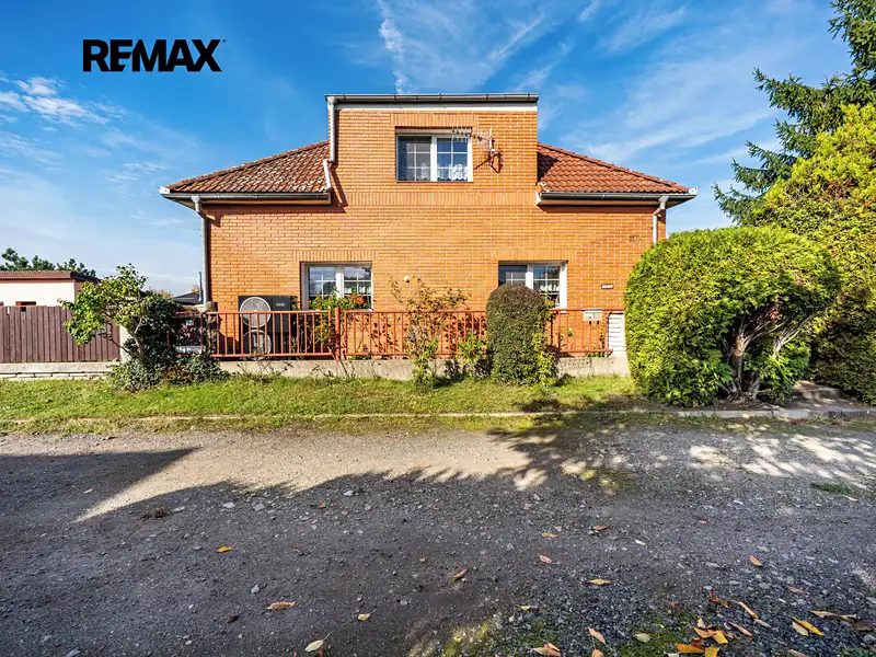 Prodej rodinného domu 197 m², pozemek 2250 m², Tišice – náhled fotky 1