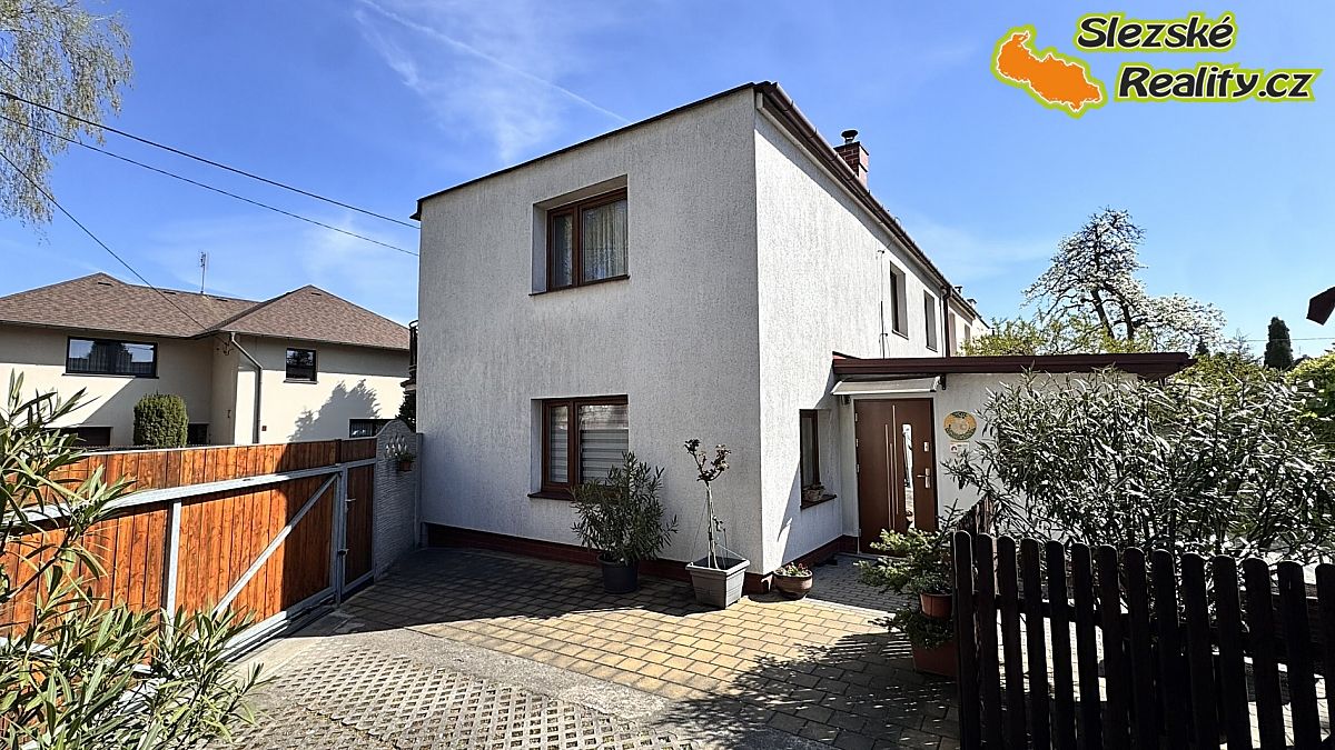 Prodej rodinného domu 160 m², pozemek 400 m² – fotografie 2