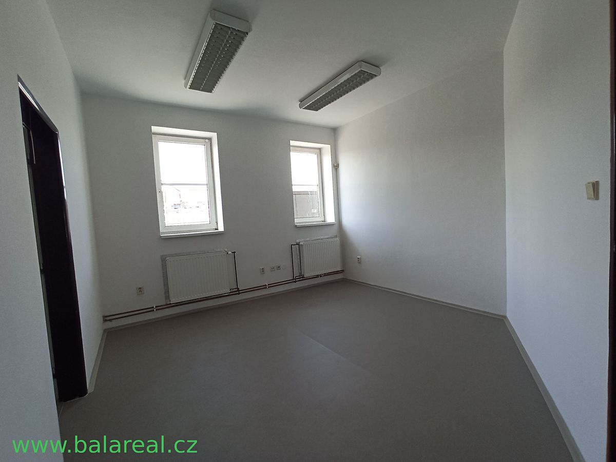 Pronájem kanceláře 120 m² – fotografie 2
