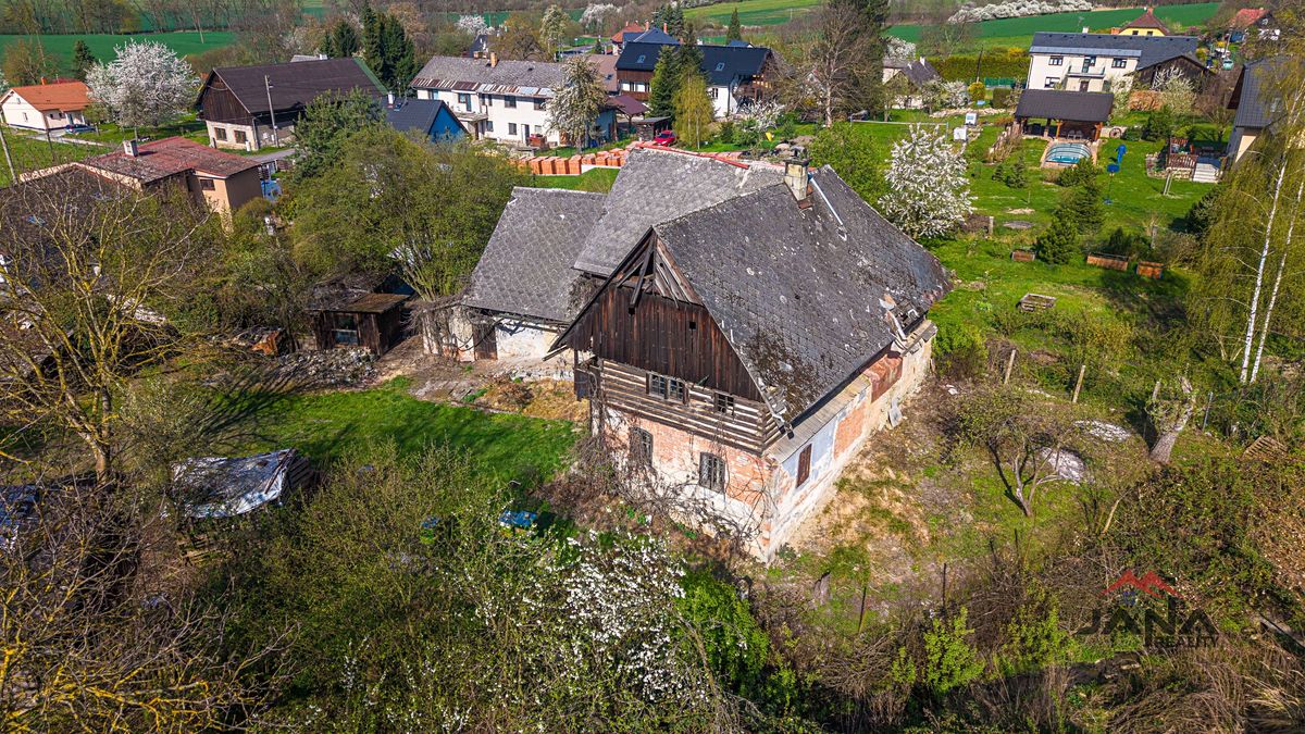 Prodej rodinného domu 200 m², pozemek 1532 m² – fotografie 4