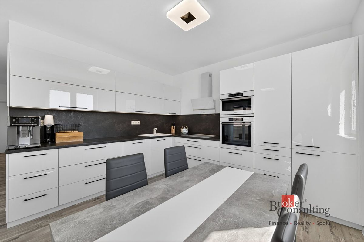 Prodej bytu 4+kk 80 m² – fotografie 3