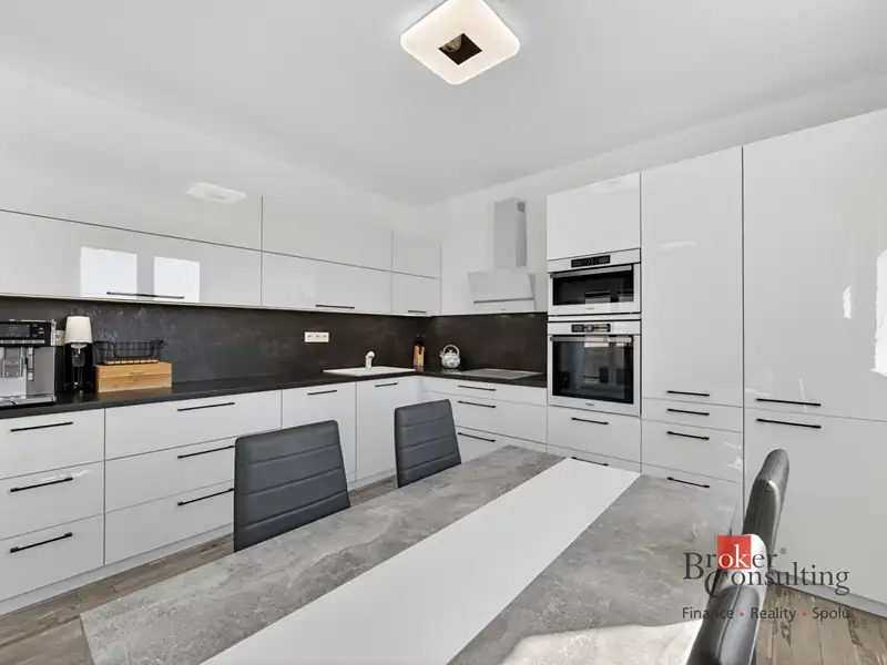 Prodej bytu 4+kk 80 m², Vochov – náhled fotky 3