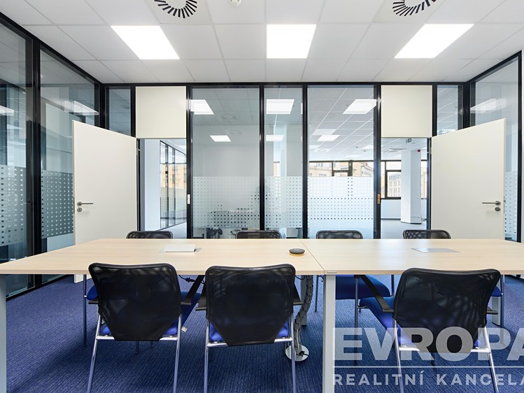 Pronájem komerčního prostoru, 272 m² (16 z 20)