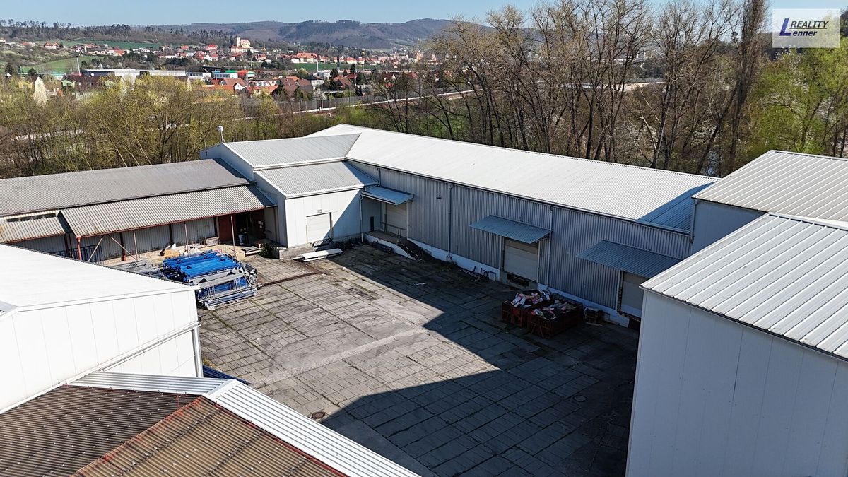 Pronájem skladového prostoru 1045 m² – fotografie 3