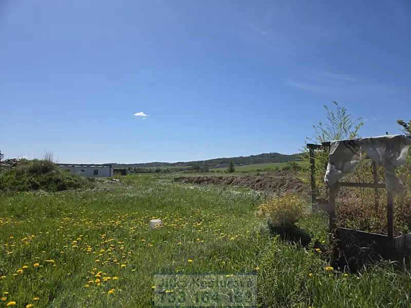 Prodej stavebního pozemku 1200 m², Krnov – náhled fotky 2