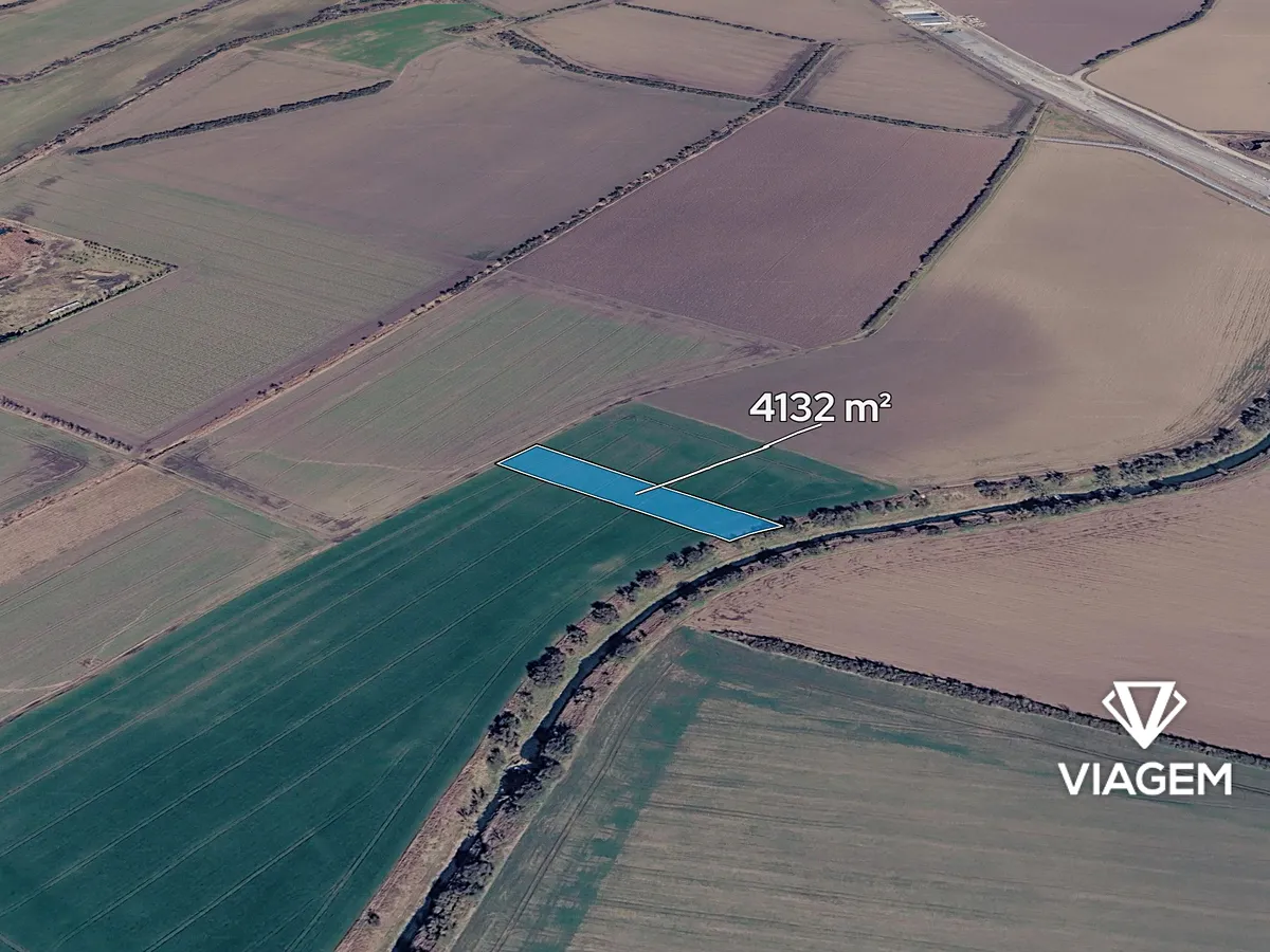 Prodej podílu 1/4 pole 1033 m²
