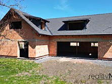 Prodej  rodinného domu 252 m², pozemek 1 445 m²