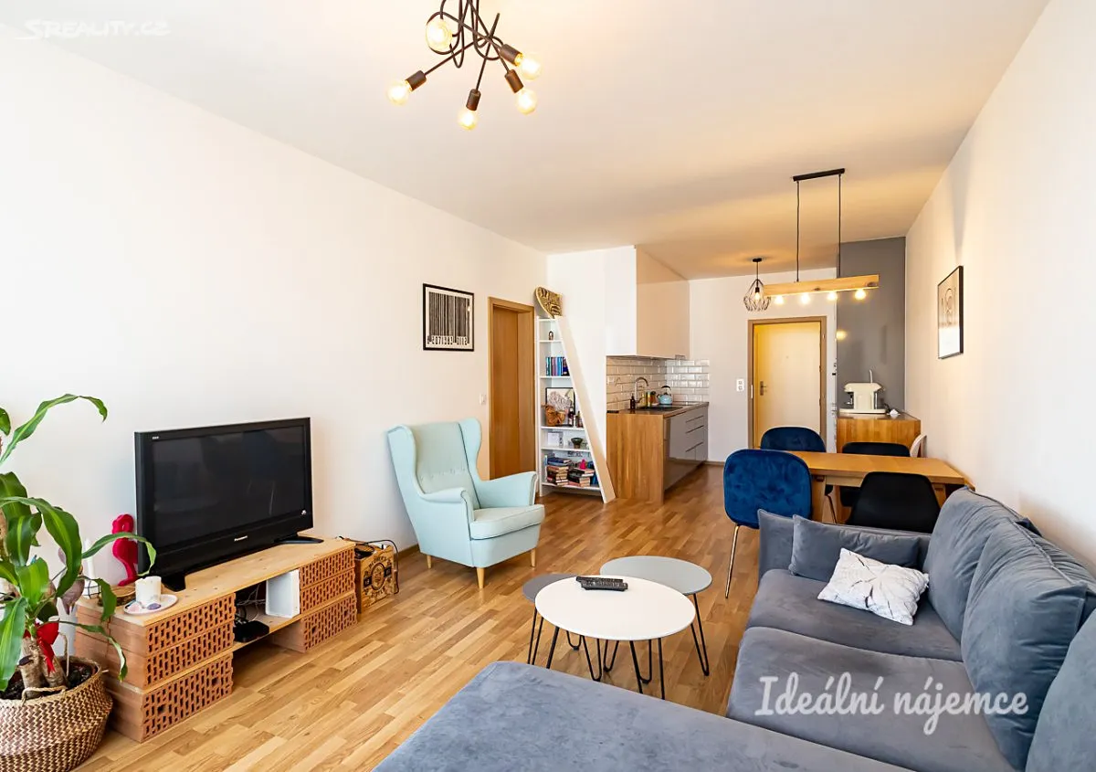 Pronájem bytu 2+kk 68 m² – pohled 4