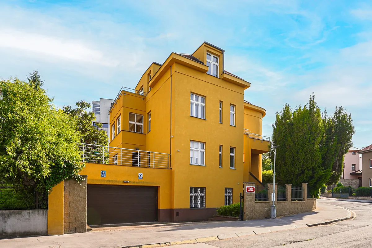 Prodej vily 396 m², pozemek 619 m²
