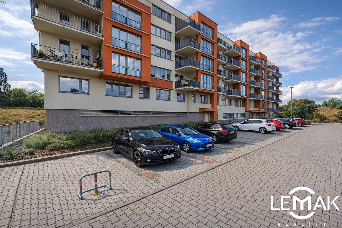 Prodej garážového stání 12 m²
