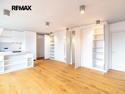 Pronájem bytu 5+kk 136 m²