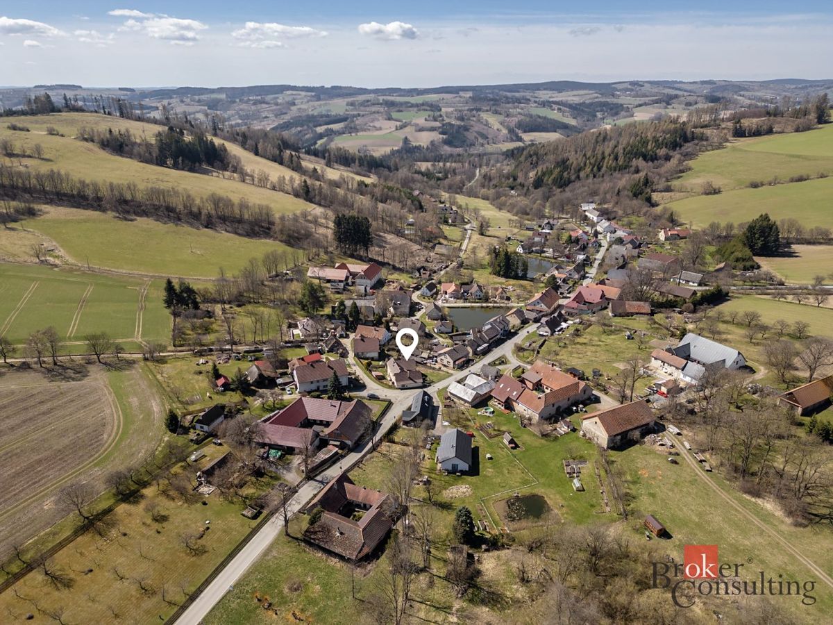 Prodej rodinného domu 259 m², pozemek 1158 m² – fotografie 3