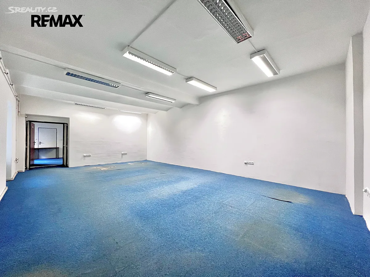 Pronájem skladového prostoru 135 m², Turnov