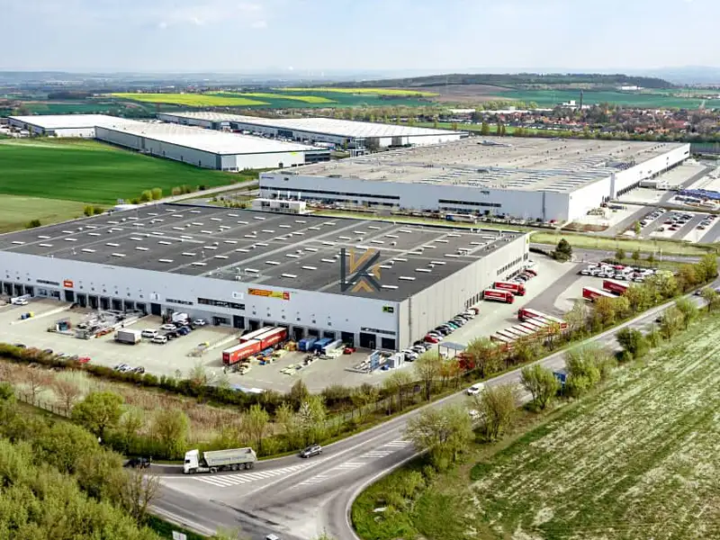 Pronájem obchodního prostoru 422 m², Kozomín – náhled fotky 3