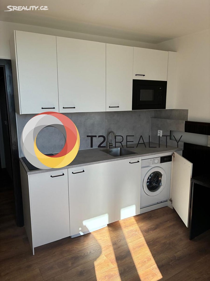 Pronájem bytu 1+kk 24 m², Praha