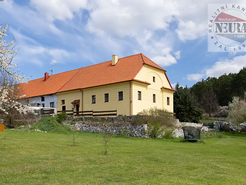 Prodej rodinného domu 325 m², pozemek 1864 m², Rabí – náhled fotky 3