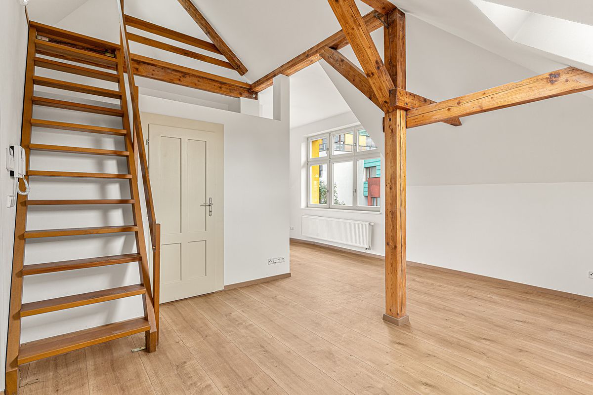 Prodej vily 396 m², pozemek 619 m² – fotografie 3