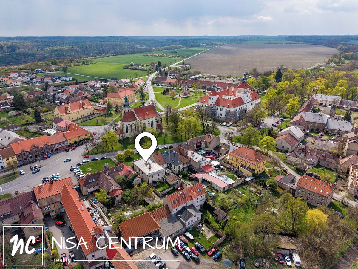 Prodej rodinného domu 460 m², pozemek 385 m² – fotografie 4
