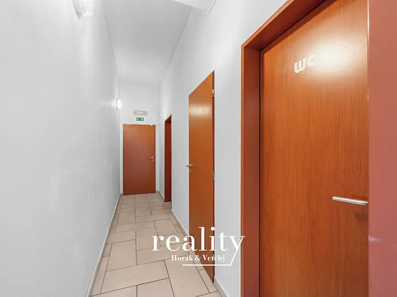 Pronájem obchodního prostoru 145 m², Jihlava – náhled fotky 3