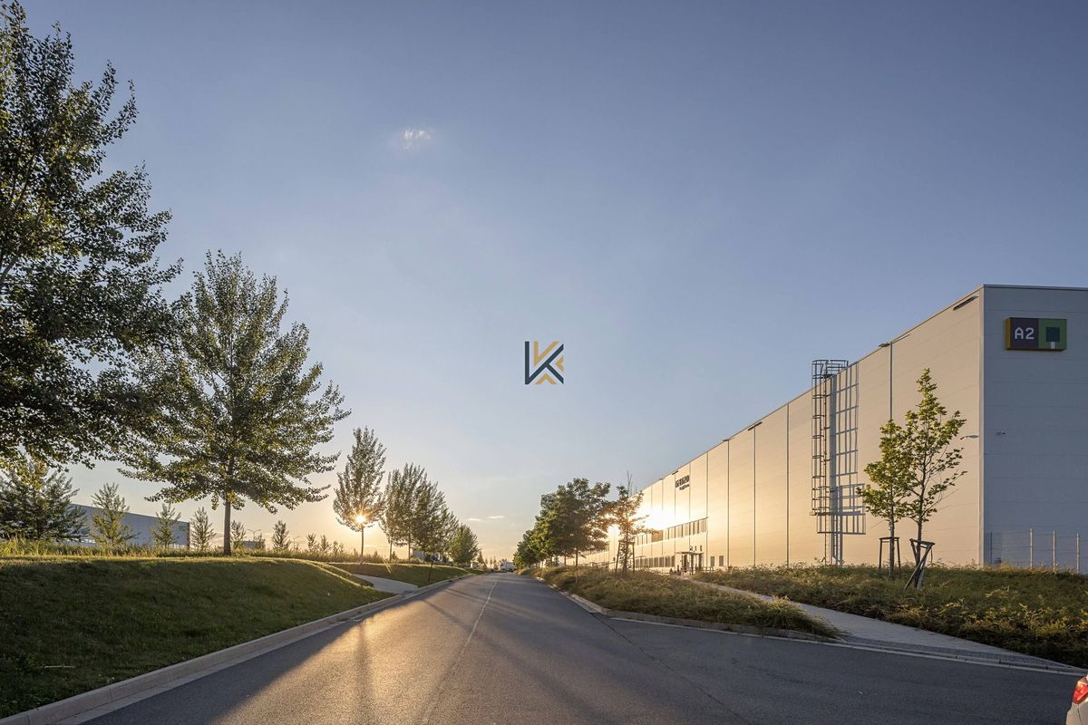 Pronájem obchodního prostoru 422 m² – fotografie 2