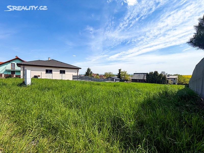 Prodej  stavebního pozemku 802 m² – pohled 2