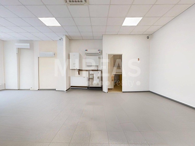 Prodej komerčního prostoru, 106 m² (2 z 13)