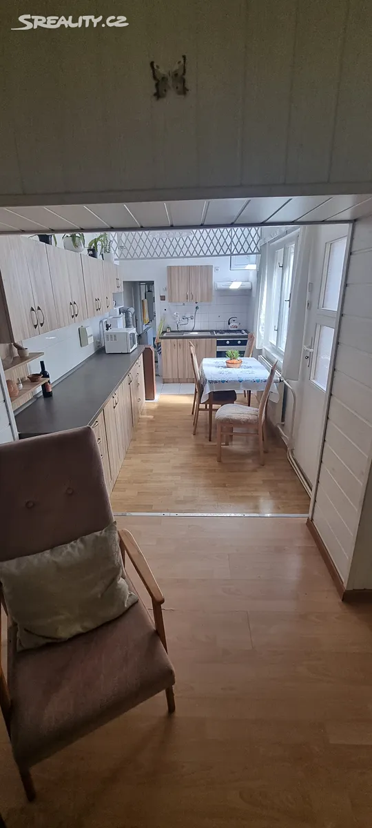 Prodej rodinného domu 70 m², pozemek 136 m² – další