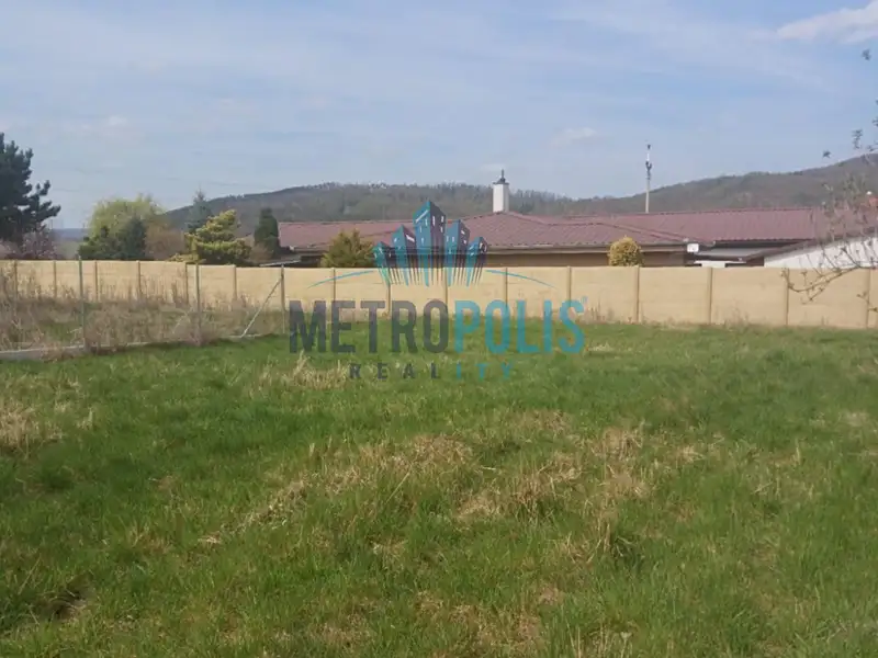 Prodej stavebního pozemku 800 m², Bavoryně – náhled fotky 3