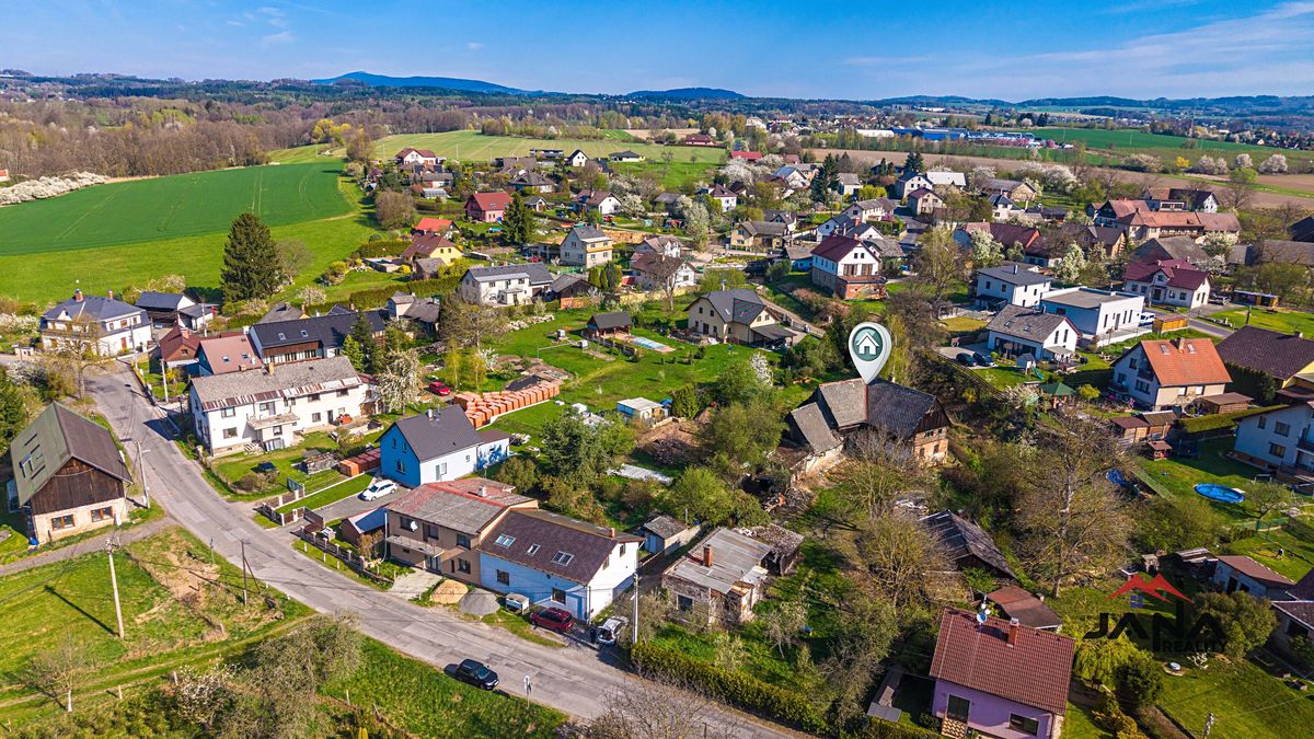 Prodej rodinného domu 200 m², pozemek 1532 m² – fotografie 2