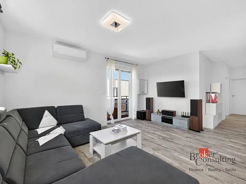 Prodej bytu 4+kk 80 m², Vochov – náhled fotky 2