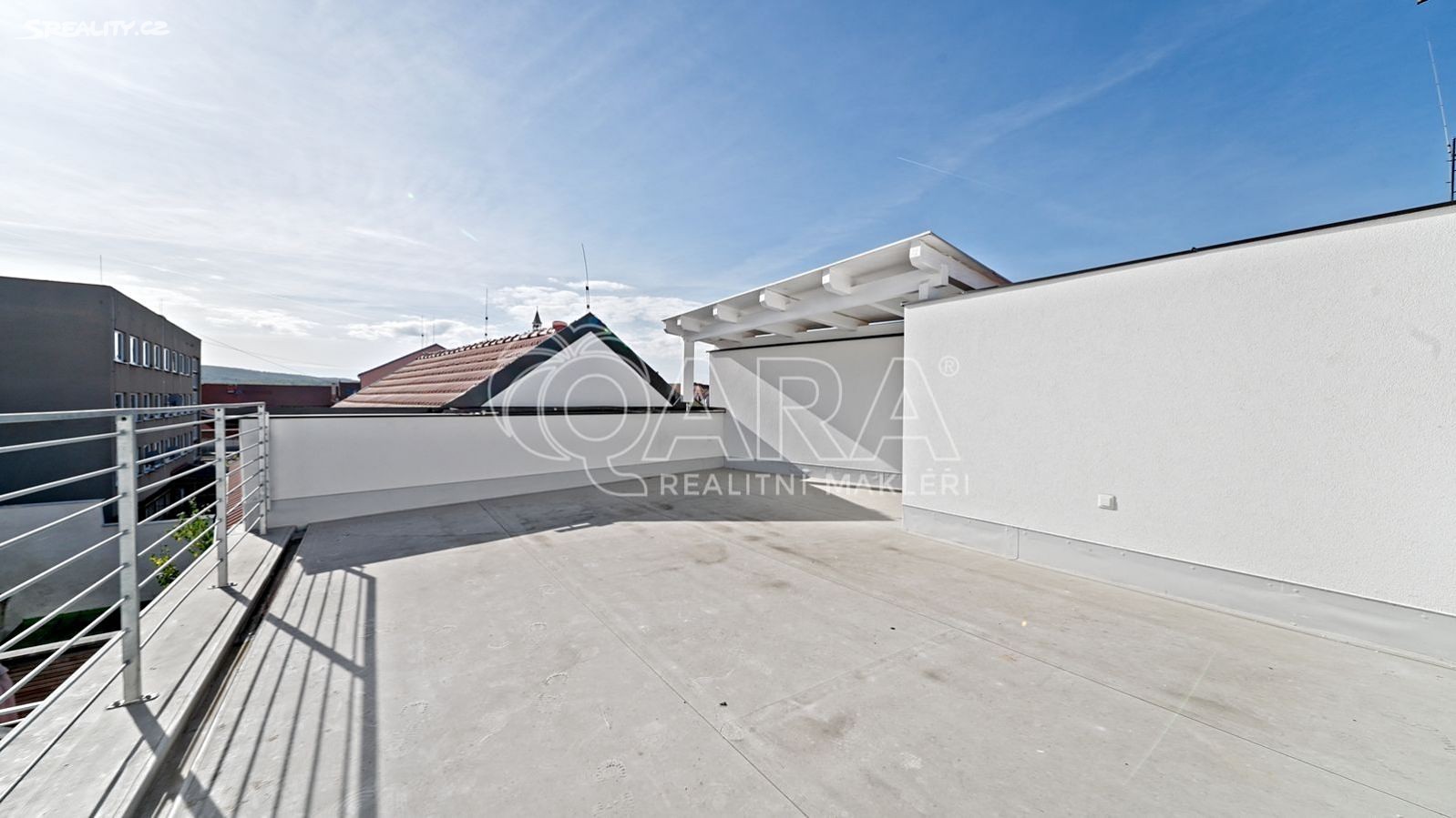 Prodej bytu 2+kk 64 m² – pohled 2
