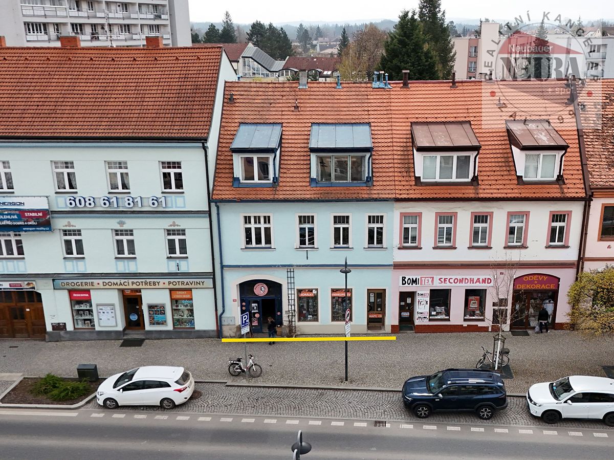 Prodej rodinného domu 451 m², pozemek 877 m²