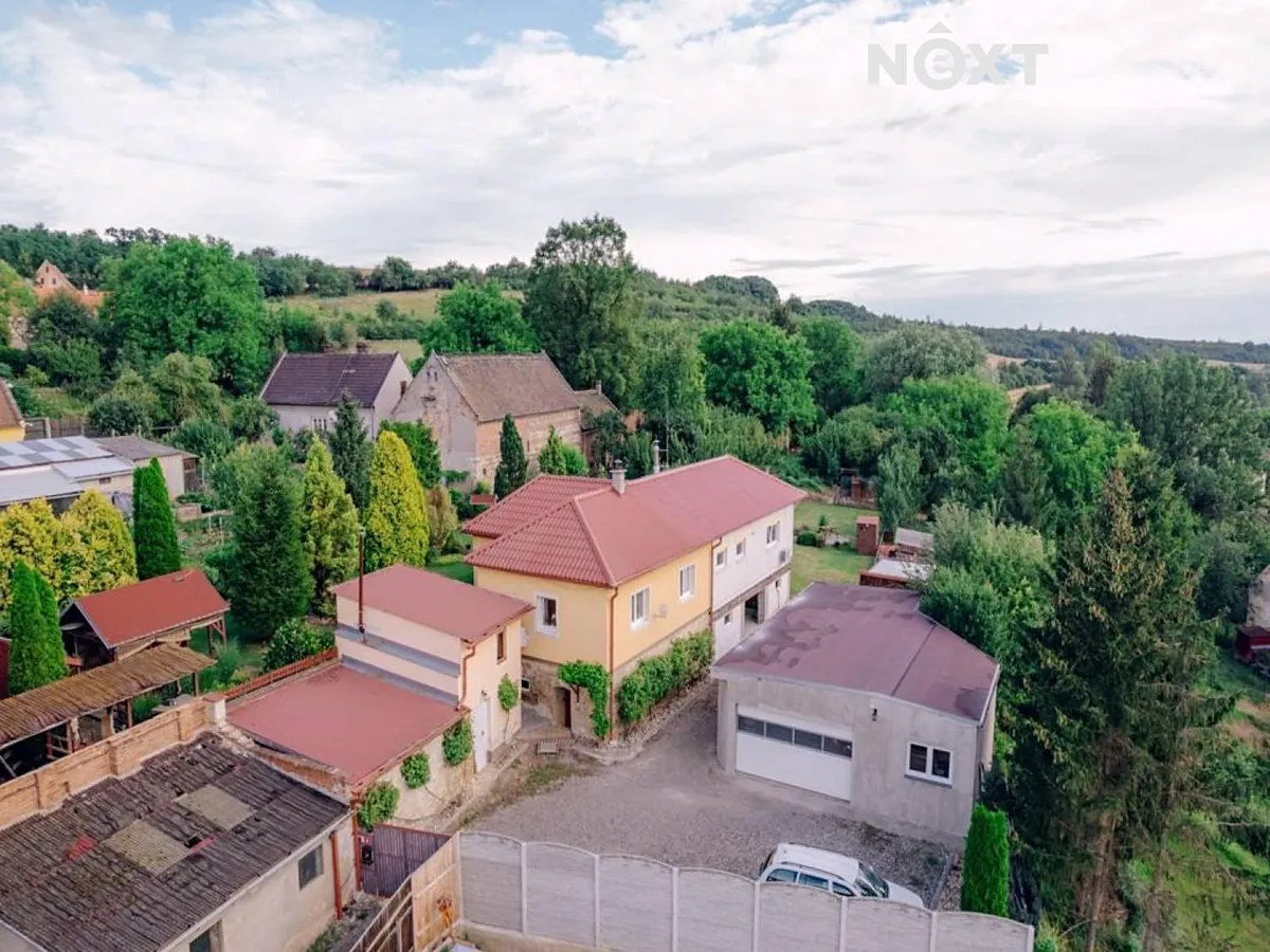 Prodej rodinného domu 258 m², pozemek 1924 m²