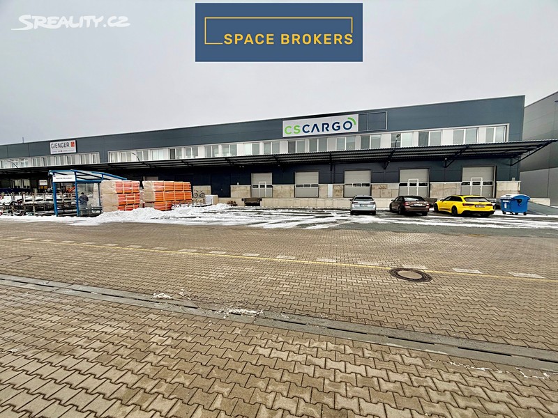Pronájem skladového prostoru 2 880 m², okres Hradec Králové