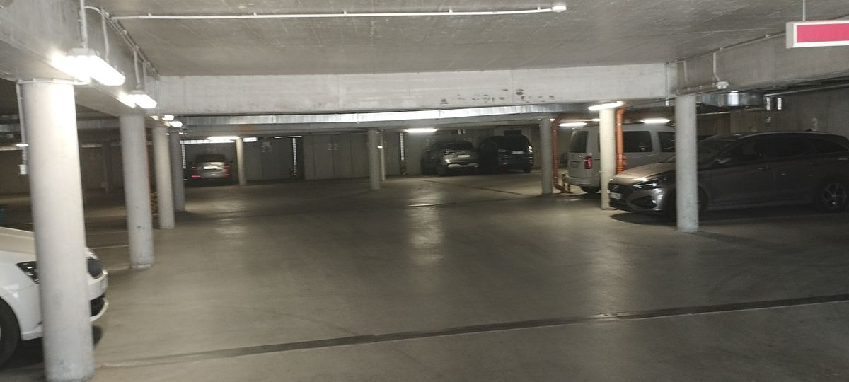 Pronájem garážového stání 13 m² – fotografie 2