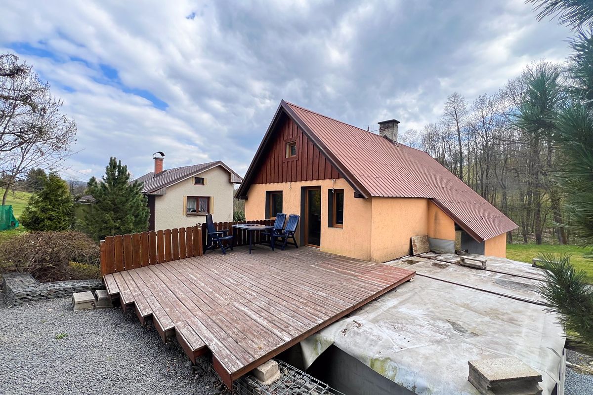 Prodej rodinného domu 150 m², pozemek 565 m² – fotografie 2