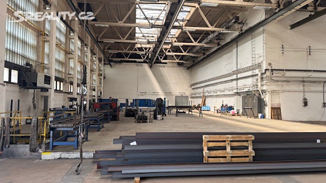 Pronájem výrobní haly, prostoru 1 290 m², okres Kroměříž