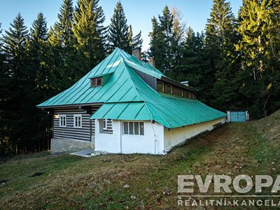 Prodej rodinného domu 279 m², pozemek 4102 m²
