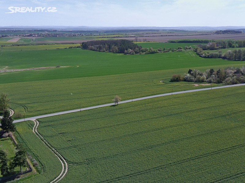 Prodej podílu 1/2  pole 36 414 m², okres Plzeň-sever