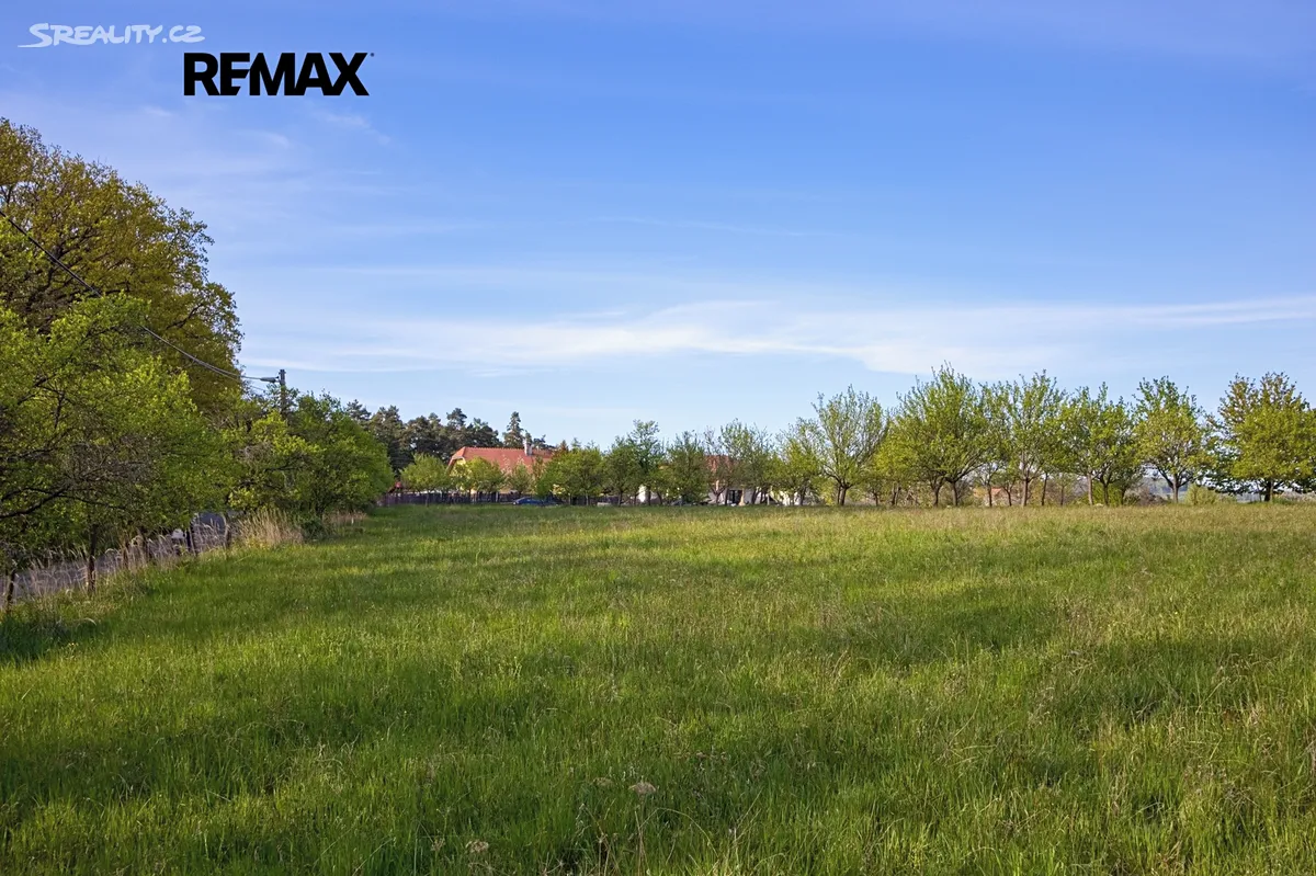 Prodej pole 4674 m², Zlín