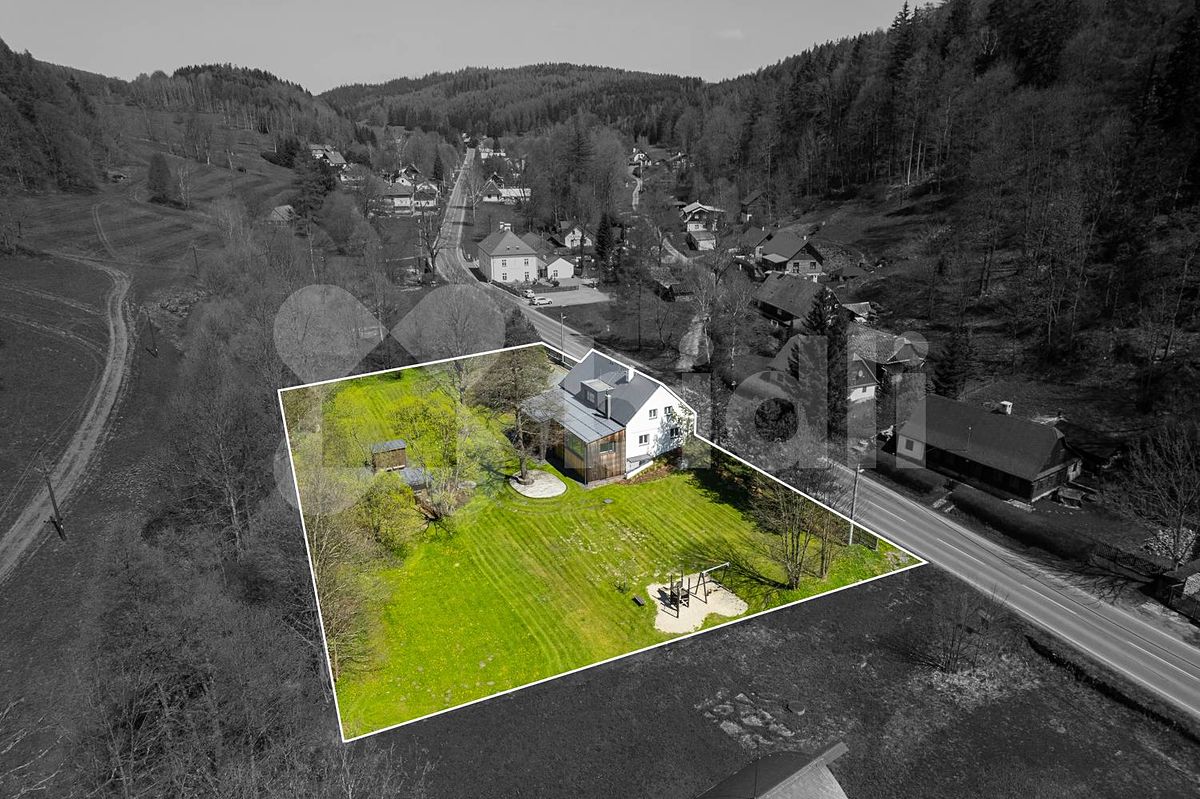 Prodej rodinného domu 370 m², pozemek 3106 m² – fotografie 3