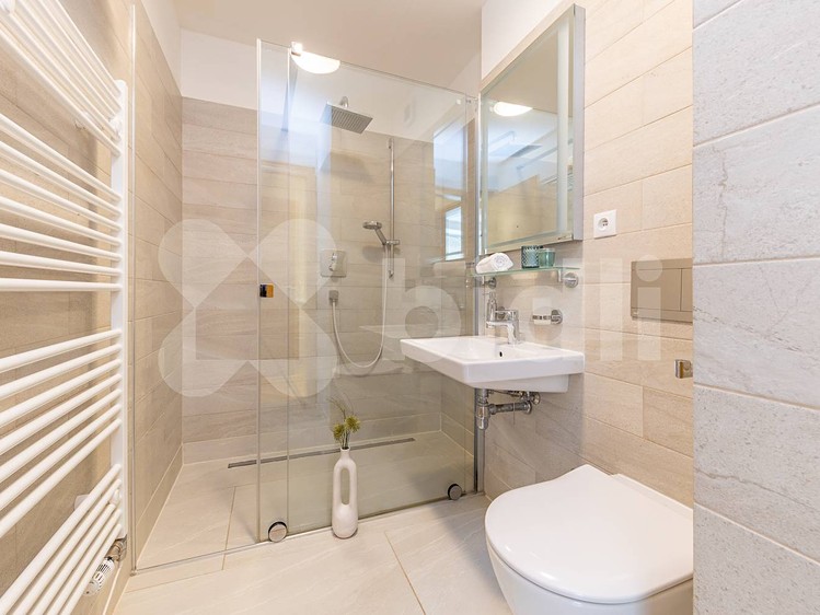 Комерційне приміщення на продаж, 370 м² (22 з 32)