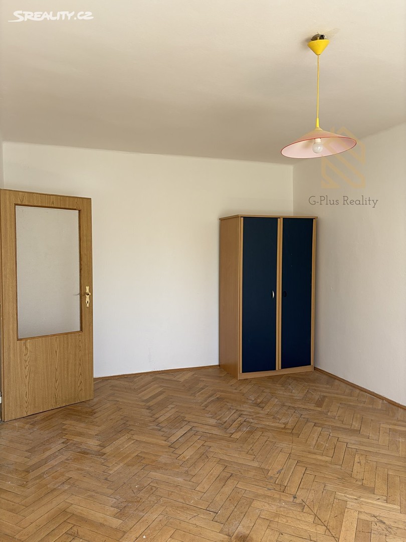 Pronájem bytu 2+1 65 m² – pohled 2