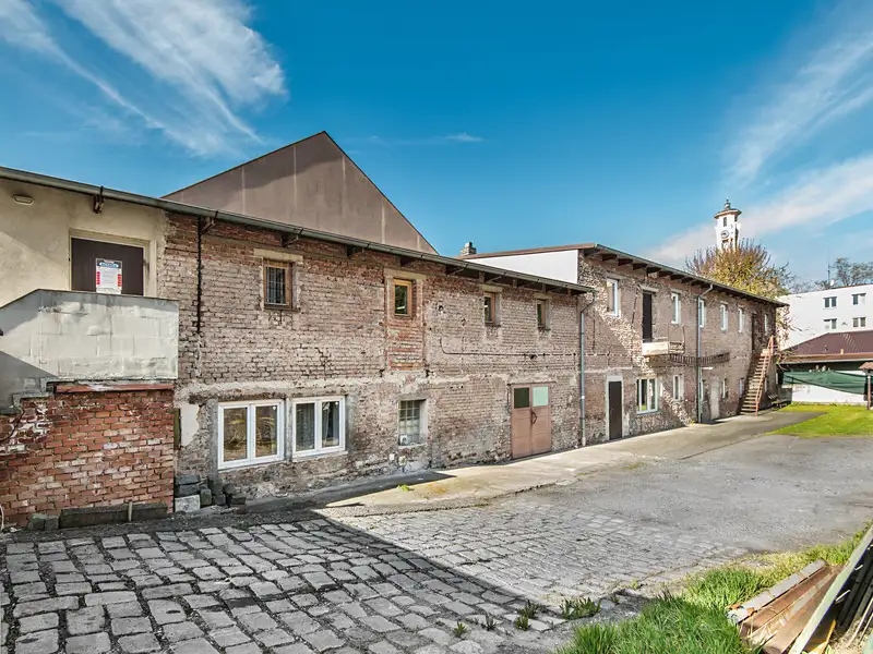 Prodej obchodního prostoru 340 m², Kolín – náhled fotky 3