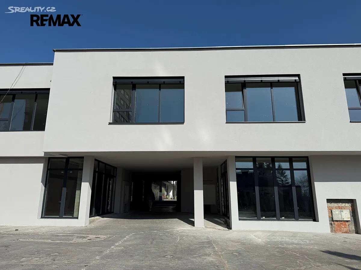 Pronájem obchodního prostoru 82 m² – pohled 3