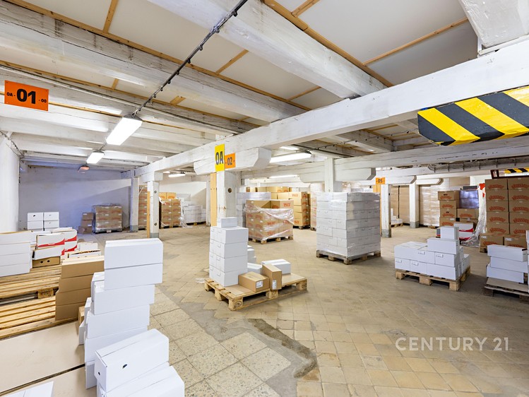 Комерційне приміщення на продаж, 2 212 м² (30 з 36)