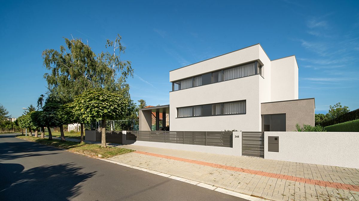 Prodej rodinného domu 317 m², pozemek 972 m² – fotografie 3