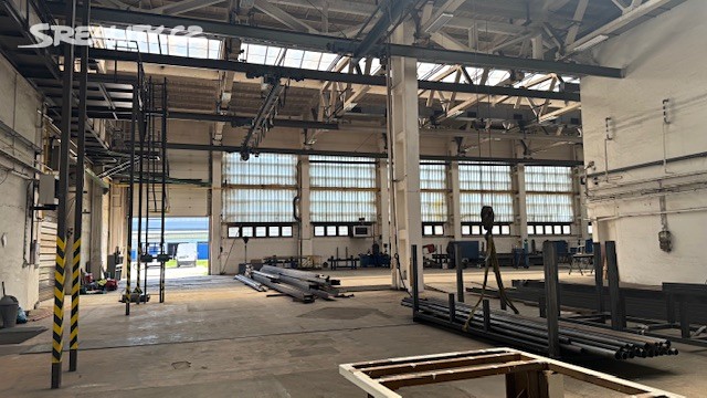 Pronájem výrobní haly, prostoru 1 290 m² – pohled 3